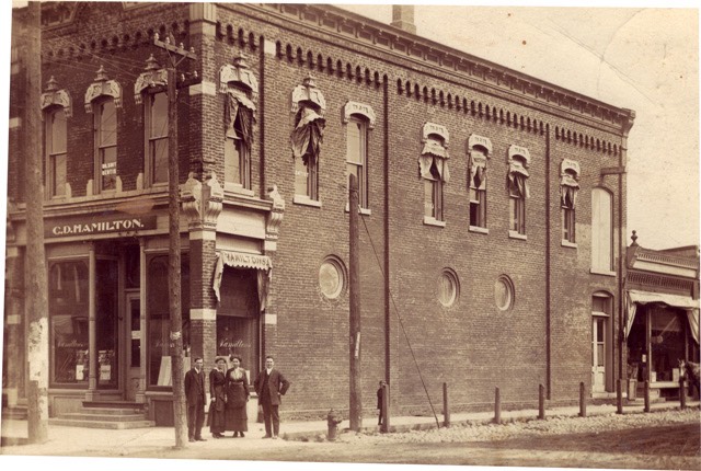 Hamilton's 1915