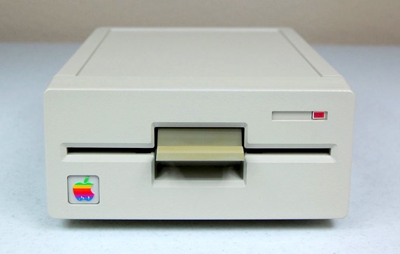 Apple 5.25 Drive - Front