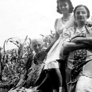 "Lizzie" Nelson, Betty & Rae Staggers