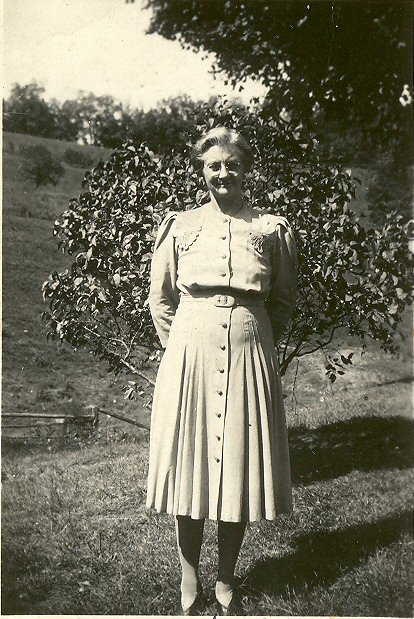 Dye Hanlin, Nellie Gay 1