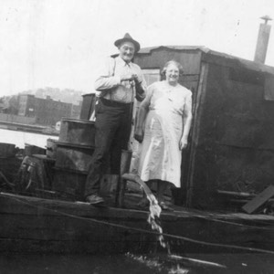 Houseboat with Edward & Emma Grimm